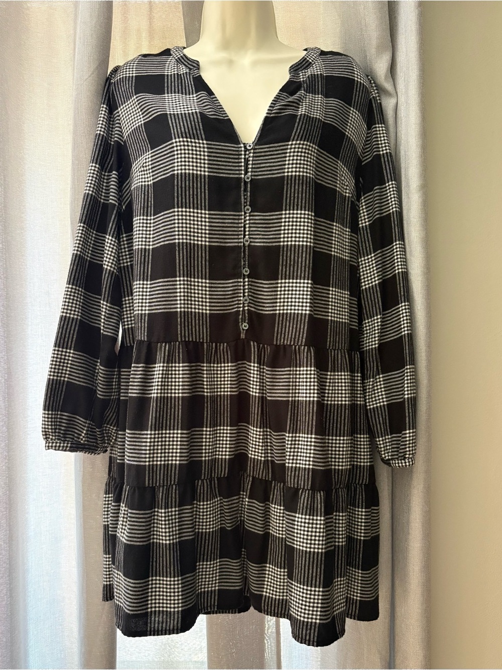 LOFT Plaid Tiered Babydoll Mini Dress Size 6 Black White Long Sleeve Boho
